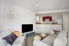 Beautiful Duplex Facing The Beach