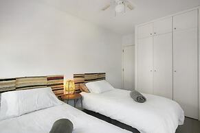 Beautiful Duplex Facing The Beach