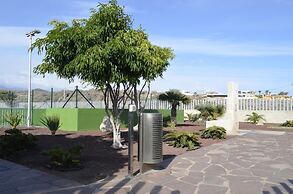 Beautiful Duplex Facing The Beach