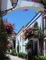 First Line Luxury Apartment by El Sirocco