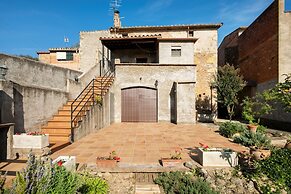 Can Cirera, Rural House In Girona