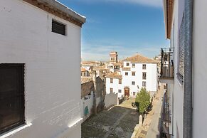 Sky is Blue in Granada - Private Parking Included
