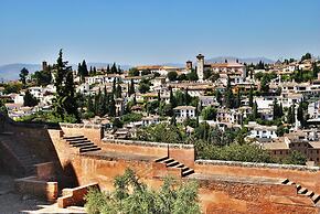 Sky is Blue in Granada - Private Parking Included