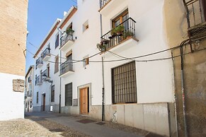 Sky is Blue in Granada - Private Parking Included