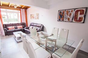 Los Delfines Bravo´s Apartment,50 Meter Far Beach