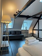 Designer Loft - Direct Marble Church Views