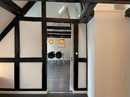 Designer Loft - Direct Marble Church Views