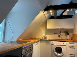 Designer Loft - Direct Marble Church Views