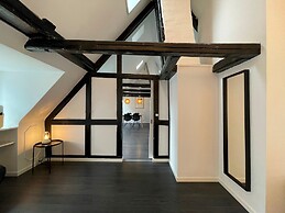 Designer Loft - Direct Marble Church Views