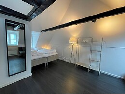 Designer Loft - Direct Marble Church Views