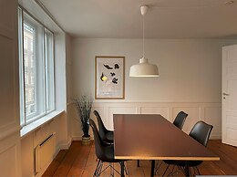 Stylish Apartment - View of The Marble Church