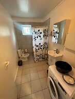 Cozy Backhouse With Large Private Garden