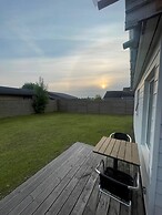 Cozy Backhouse With Large Private Garden