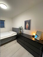 Cozy Backhouse With Large Private Garden