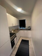 Cozy Backhouse With Large Private Garden