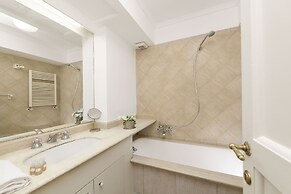 Cartari Deluxe Apartment
