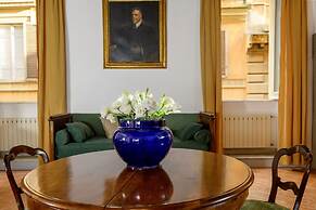 Cartari Deluxe Apartment