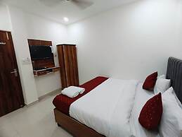 Goroomgo Kashi Grand Inn Varanasi