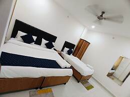 Goroomgo Kashi Grand Inn Varanasi