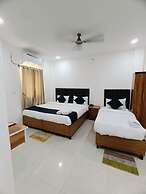 Goroomgo Kashi Grand Inn Varanasi