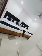 Goroomgo Kashi Grand Inn Varanasi