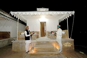 Desert Popular Resort & Camp