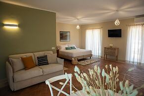 Hero's Garden Relais