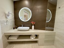 Hero's Garden Relais