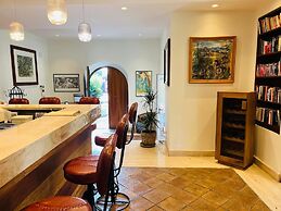 Hero's Garden Relais