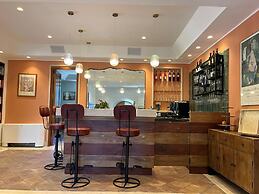 Hero's Garden Relais