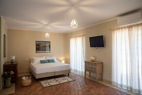 Hero's Garden Relais