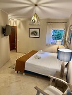 Hero's Garden Relais