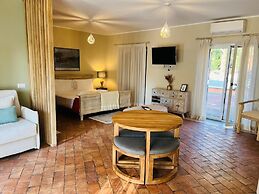 Hero's Garden Relais