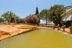 Lycus River Thermal Hotel