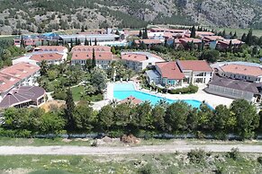 Lycus River Thermal Hotel