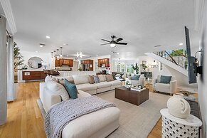 Exquisite Villa With Pool&games- 18 Guests