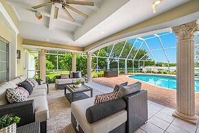 Exquisite Villa With Pool&games- 18 Guests