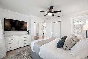 Exquisite Villa With Pool&games- 18 Guests