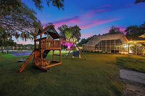 Exquisite Villa With Pool&games- 18 Guests