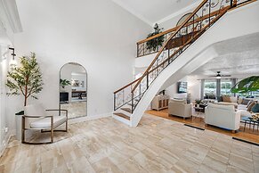 Exquisite Villa With Pool&games- 18 Guests