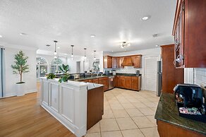 Exquisite Villa With Pool&games- 18 Guests