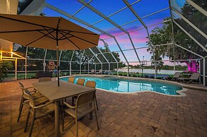 Exquisite Villa With Pool&games- 18 Guests