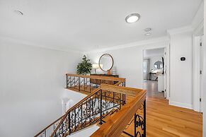 Exquisite Villa With Pool&games- 18 Guests