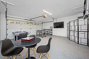 Exquisite Villa With Pool&games- 18 Guests