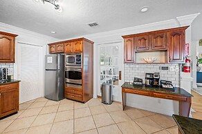 Exquisite Villa With Pool&games- 18 Guests