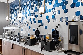 La Quinta Inn & Suites by Wyndham La Habra