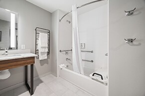 La Quinta Inn & Suites by Wyndham La Habra