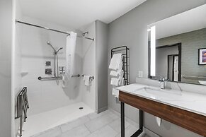 La Quinta Inn & Suites by Wyndham La Habra