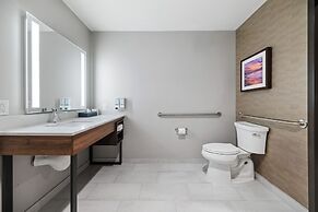 La Quinta Inn & Suites by Wyndham La Habra