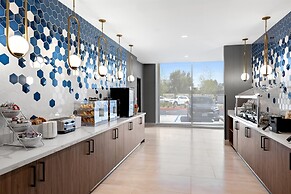 La Quinta Inn & Suites by Wyndham La Habra